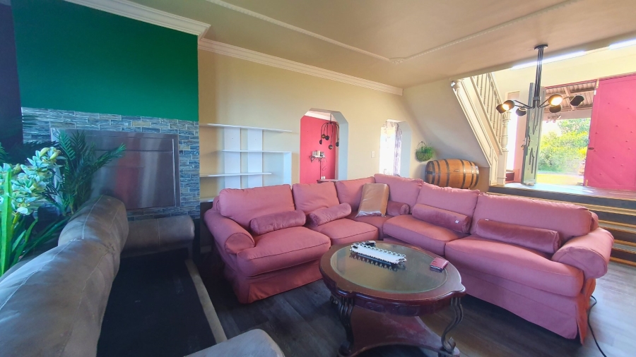 5 Bedroom Property for Sale in Herolds Bay Western Cape